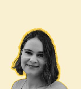 professional copywriter helping brands connect with their target audience