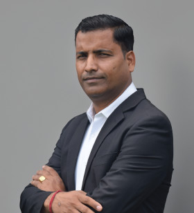 Chartered Accountant with 25+ years in tax and accounting